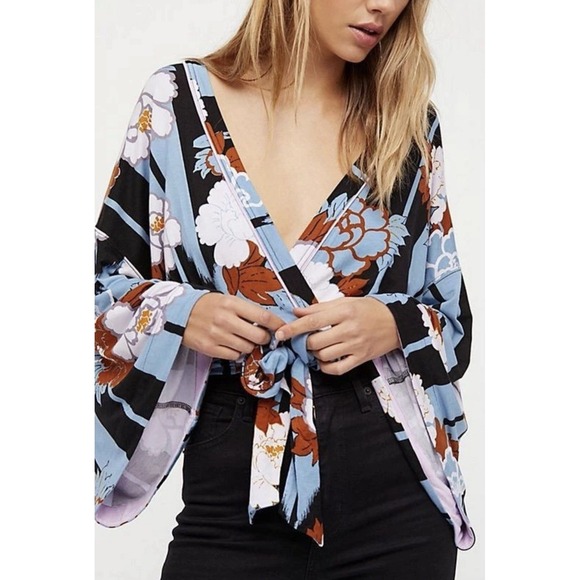 Free People That's A Wrap Tie Front Top Blue Black Combo Women's Size Medium - Picture 2 of 7